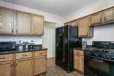 1721 W Illinois Ave, Aurora, IL 60506 - photo 3