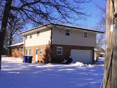 408 N Mcaree Rd, Waukegan, IL 60085 - photo 4
