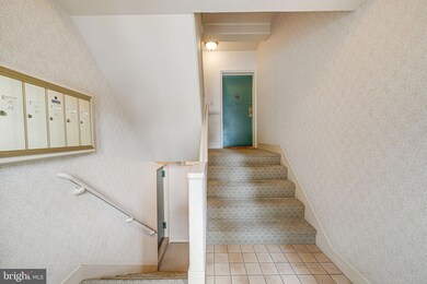 3052 S Abingdon St unit C2, Arlington, VA 22206 - photo 2