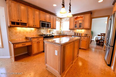 Amazing kitchen, lots of work space!