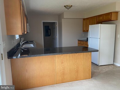 450 N Summit Ave, Woodstock, VA 22664 - photo 5