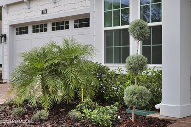 6-web-or-mls-726 Palm Crest_006