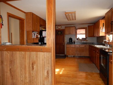 204 Railroad St, Brooklyn, WI 53521 - photo 5