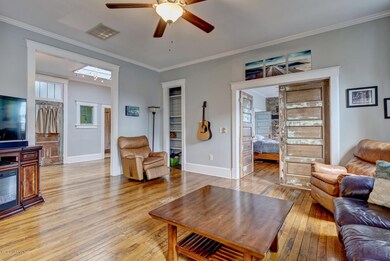 701 N 4th St 4 Wilmington NC-large-004-0