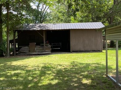 18703 S Nc Highway 109, Denton, NC 27239 - photo 4