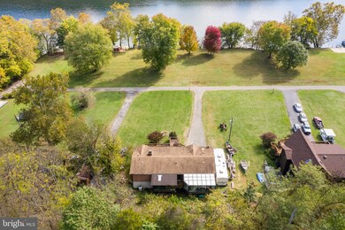 38 River Cliff Dr, Harpers Ferry, WV 25425 - photo 4