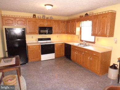 2587 Rocky Spring Rd, Chambersburg, PA 17201 - photo 5