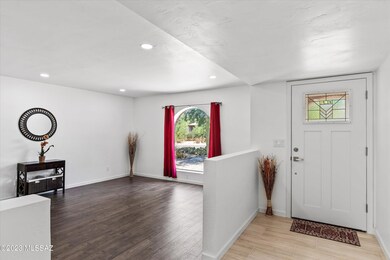 04-Entryway