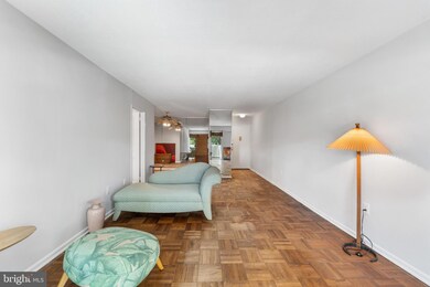 Town Square Towers unit 309, Washington, DC 20024 - photo 6