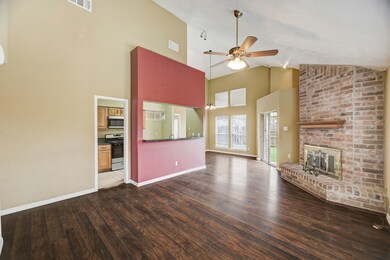 8802 Scenic Green Dr, Houston, TX 77088 - photo 2