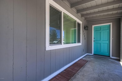 1226 E Downing St-12
