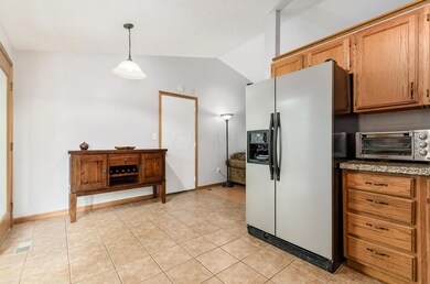 5055 Sanderson Dr, Columbus, OH 43228 - photo 7