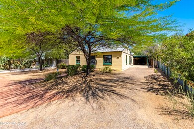 2905 E Lester St__006