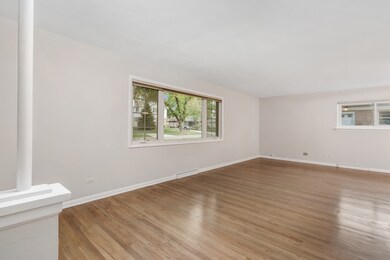 502 Byron Ct, Wheaton, IL 60187 - photo 3