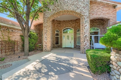 6661 N Rainbow Blvd, Las Vegas, NV 89131 - photo 2