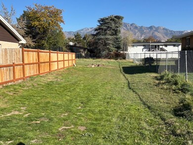 View of yard featuring a mountain view