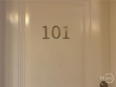 425 E Mcdonough St unit 101, Savannah, GA 31401 - photo 4