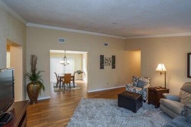 007_Living Room.jpg