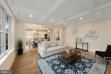 9006 Spring Hill Ln, Chevy Chase, MD 20815 - photo 5