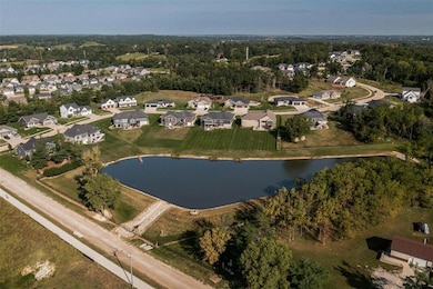 3008 Forrest Meadow Ln, Hiawatha, IA 52233 - photo 7