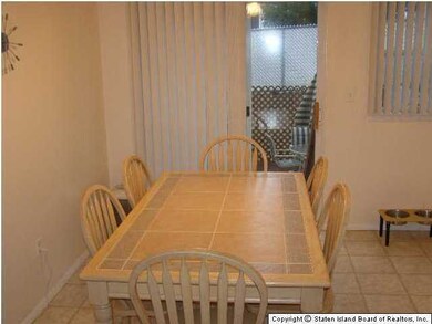 220 Skyline Dr, Staten Island, NY 10304 - photo 2