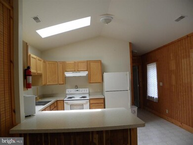 11951 APT C Lee Hwy, Sperryville, VA 22740 - photo 4