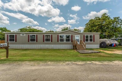 815 Whippoorwill Dr, Granbury, TX 76049 - photo 2