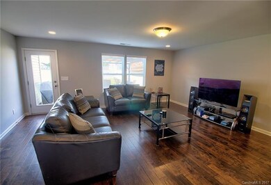 Large LR with tons of natural light!