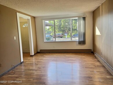 Livingroom/ entry
