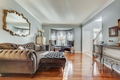 004_Living Room