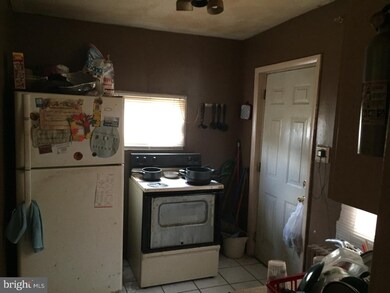 1225 Moss St, Reading, PA 19604 - photo 5