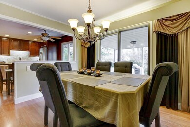 3762_Walhaven-dining room