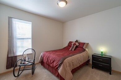1092 Walnut Ave unit 101, Riverside, IA 52327 - photo 4