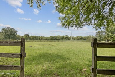 32-web-or-mls-3205 N University Ave-32