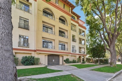 742 Locust St unit 301, Pasadena, CA 91101 - photo 2