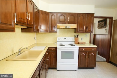 1302 E Willow Run Dr, Wilmington, DE 19805 - photo 6