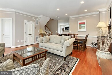 9957 Cyrandall Dr, Oakton, VA 22124 - photo 4