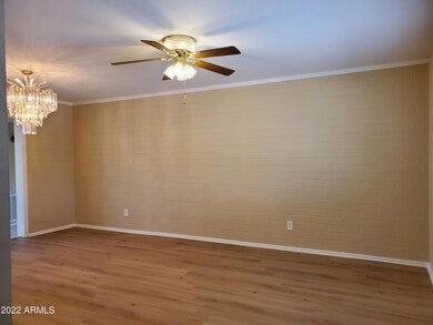 Living room / dining