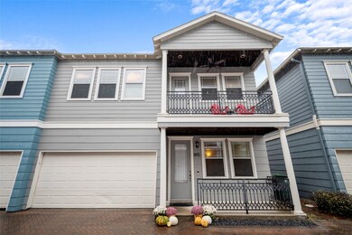 917 Yale St unit B, Houston, TX 77008 - photo 2