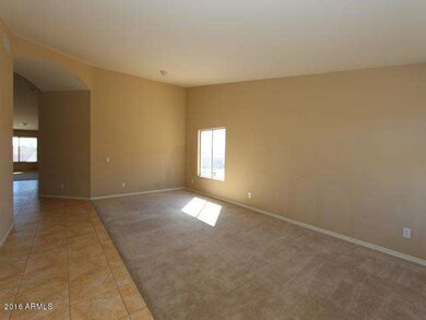 023-325018 Living Area - Dining Area Vie