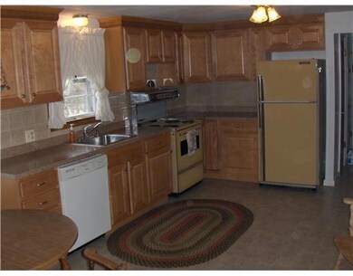 39 Cochran St, West Warwick, RI 02893 - photo 3