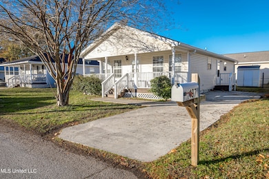 197 Bellman St, Biloxi, MS 39530 - photo 2