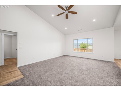 673 Boulder Loop, Creswell, OR 97426 - photo 7