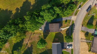 1054 Snowden Terrace, Johnson City, TN 37601 - photo 4