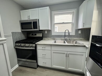 133 N Orchard Ave, Waukegan, IL 60085 - photo 4