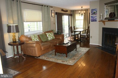 1931A Villaridge Dr unit A, Reston, VA 20191 - photo 2