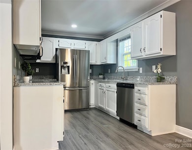 431 Harrison St, Statesville, NC 28677 - photo 5