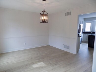 325 E Pioneer Trail, Aurora, OH 44202 - photo 4