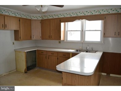 6550 Palm Rd, Zionsville, PA 18092 - photo 2