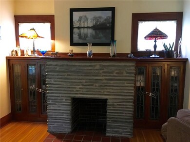 Artificial fireplace, possibly reconnected to gas 